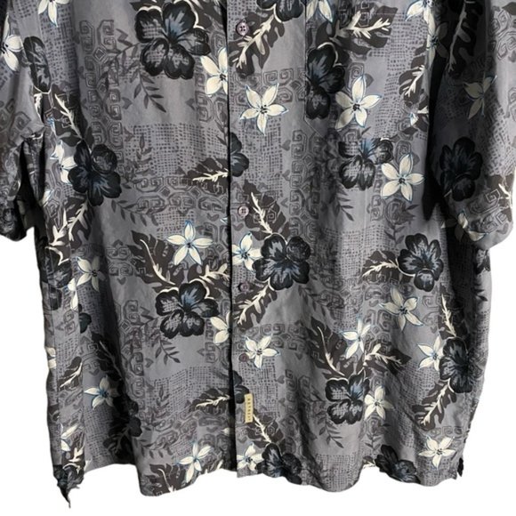 Retreat Men's Blue Floral Button-Down 100% Silk Short Sleeve Shirt - Picture 3 of 6